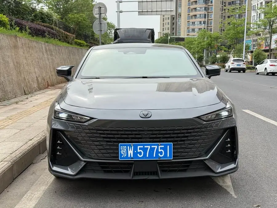 Changan UNI-V 2023 1.5T Premium