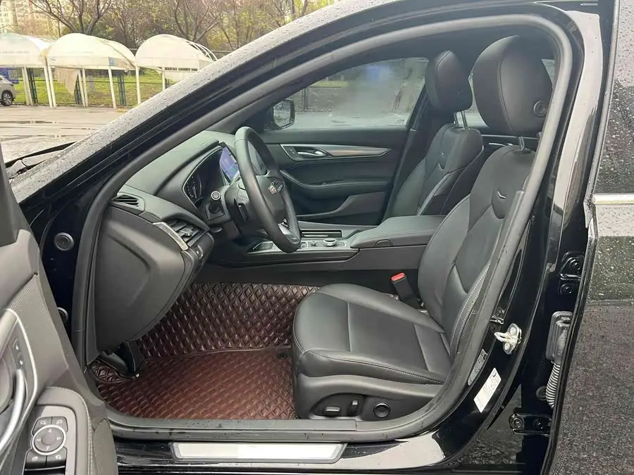 كاديلاك CT5 2022 28T الفاخرة (الإصدار القياسي)