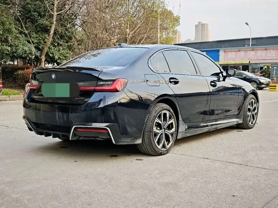 بي إم دبليو i3 2022 eDrive 35 L