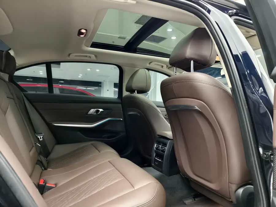 بي إم دبليو i3 2022 eDrive 35 L