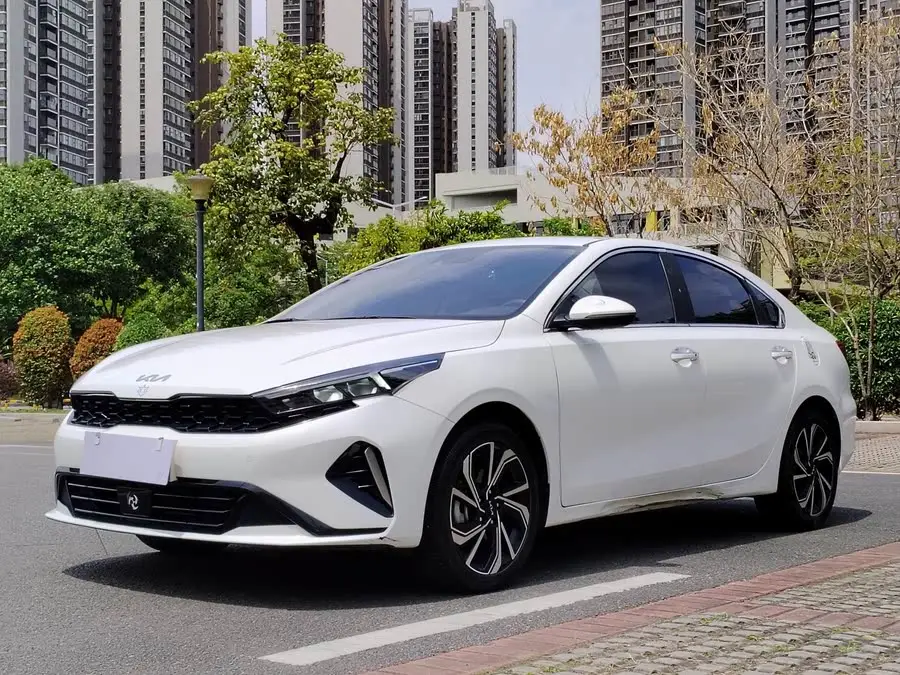 كيا K3 2023 نسخة بريميوم 1.5 لتر CVT