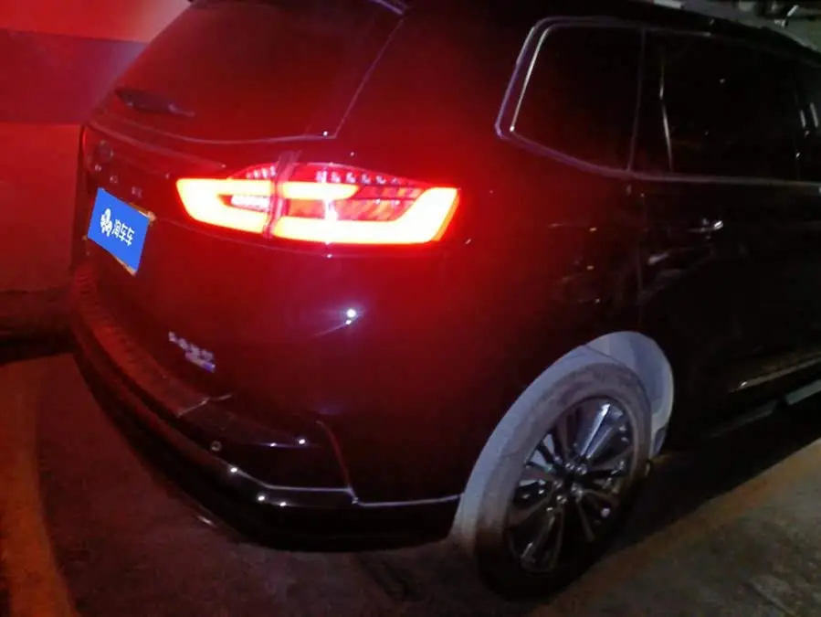 2021 Ford Edge PLUS EcoBoost 245 Two-Wheel Drive Luxury 7-Seater