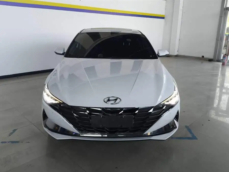 إلنترا 2022 1.5 لتر CVT LUX النسخة المميزة