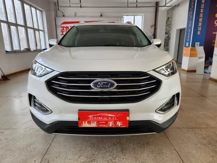 2020 Ford Edge EcoBoost 245 Two-Wheel Drive Platinum 7-Seater