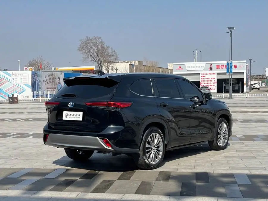 هايلاندر 2022 380T دفع رباعي بريميوم 7 مقاعد