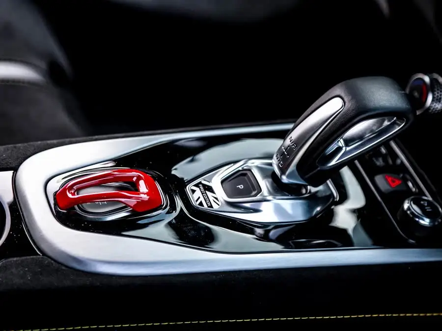 إيميرا 2021 2.0T DCT الطراز الأول