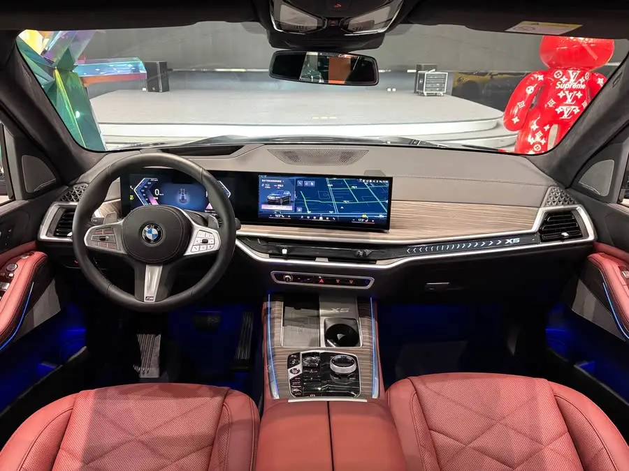 BMW X5 2023 xDrive 40Li M Sport Blackout Package