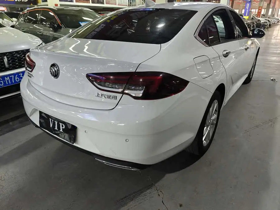 باوك ريجال 2020 552T فاخرة