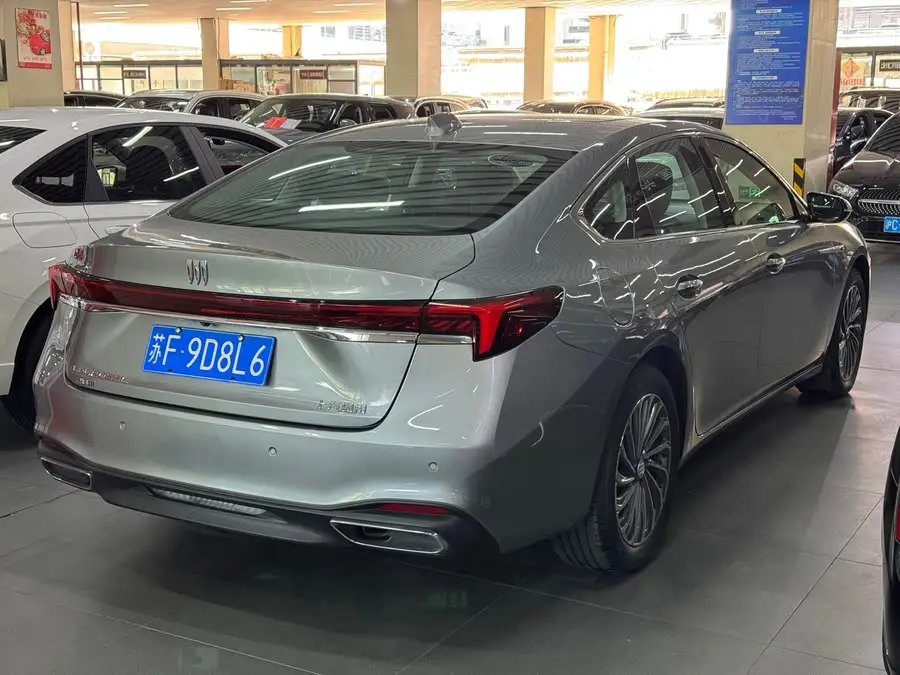 بيوك لاكروس 2023 28T إصدار استمتع