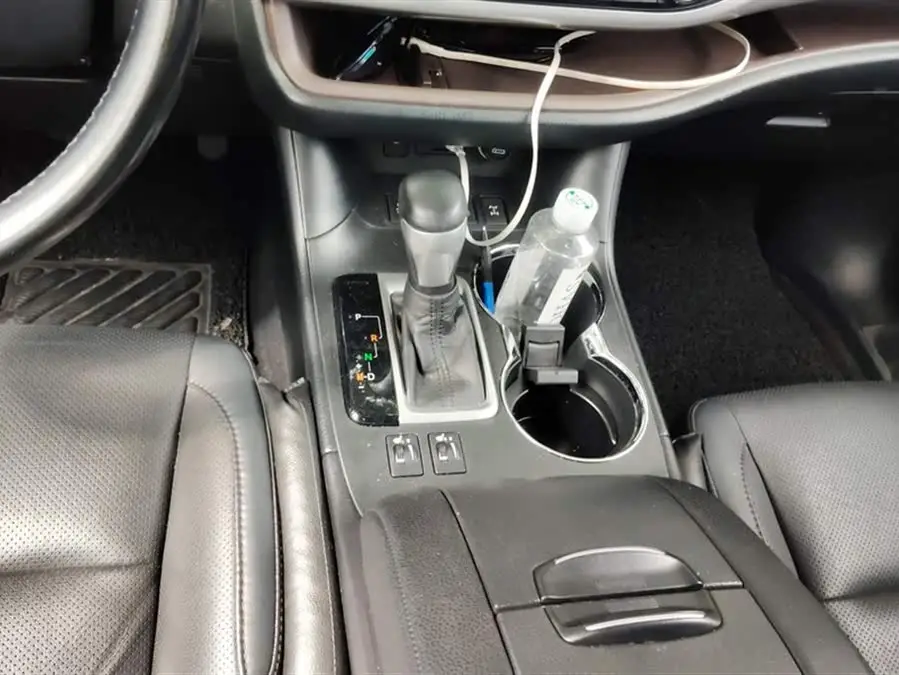 هايلاندر 2021 2.0T الدفع الرباعي الفاخر 7 مقاعد