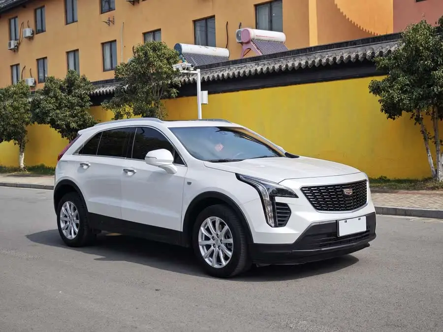 كاديلاك XT4 2020 28T فئة التقنية بالدفع الأمامي