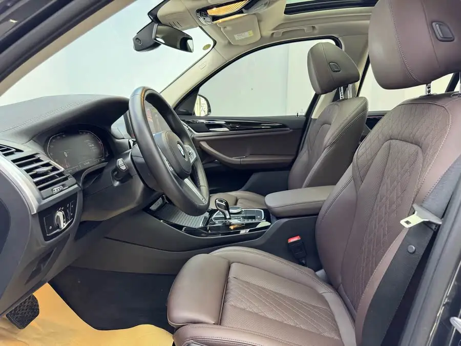 بي إم دبليو X3 2022 xDrive25i حزمة M الرياضية