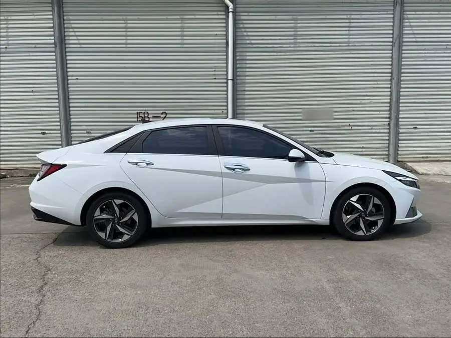 إيلانتر 2021 1.5 لتر CVT LUX النسخة المميزة