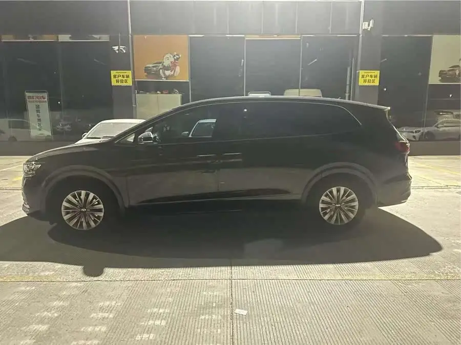 وي ران 2020 طراز 330 TSI نسخة الأعمال