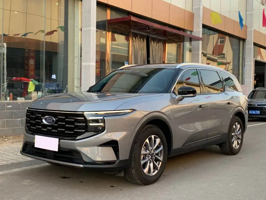 2023 Ford Edge Edge L 2.0T EcoBoost E Hybrid Two-Wheel Drive Luxury Model