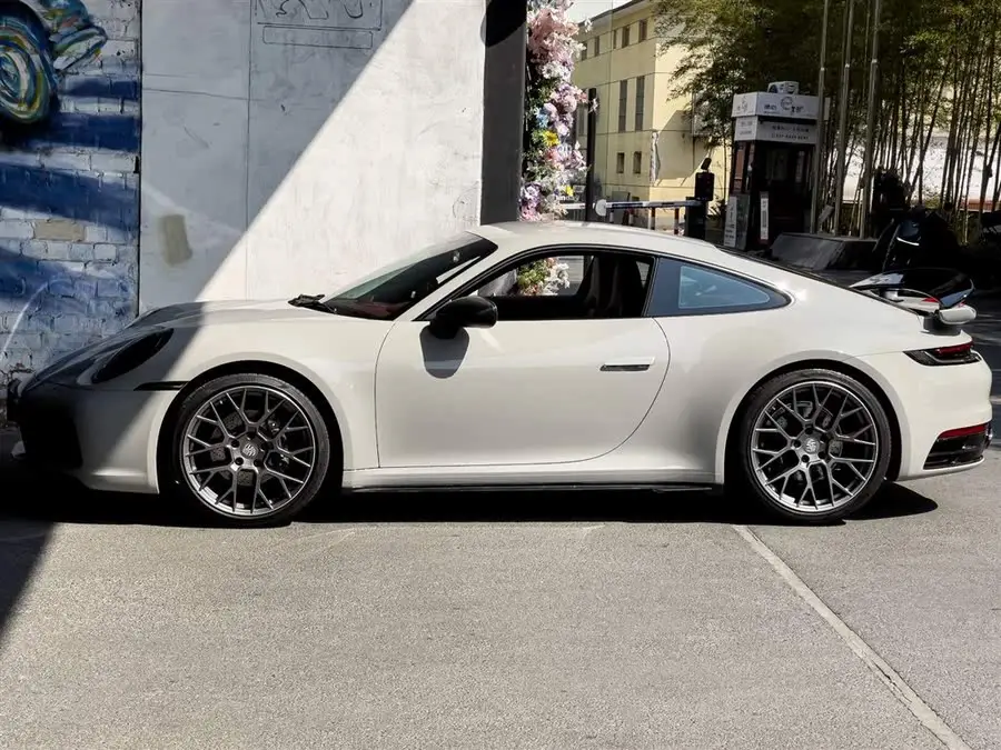 بورش 911 2023 كاريرا 3.0T