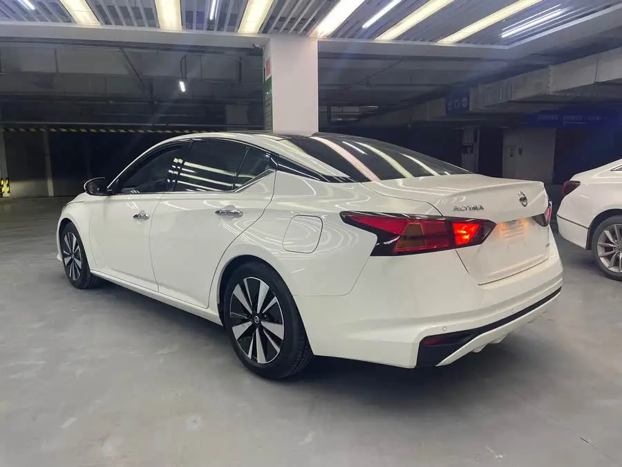 تينلاي 2021 2.0L XL نسخة مريحة