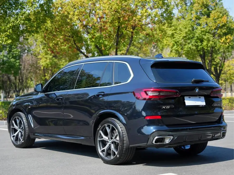 بي إم دبليو X5 2022 نسخة محدثة xDrive 40Li حزمة الرياضة M