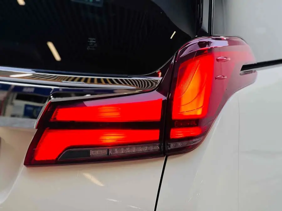 ألڤارد 2019 ذات المحركين 2.5 لتر النسخة الفاخرة