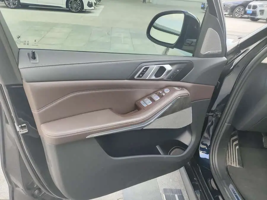 BMW X5 2023 xDrive 30Li Exclusive M Sport Package