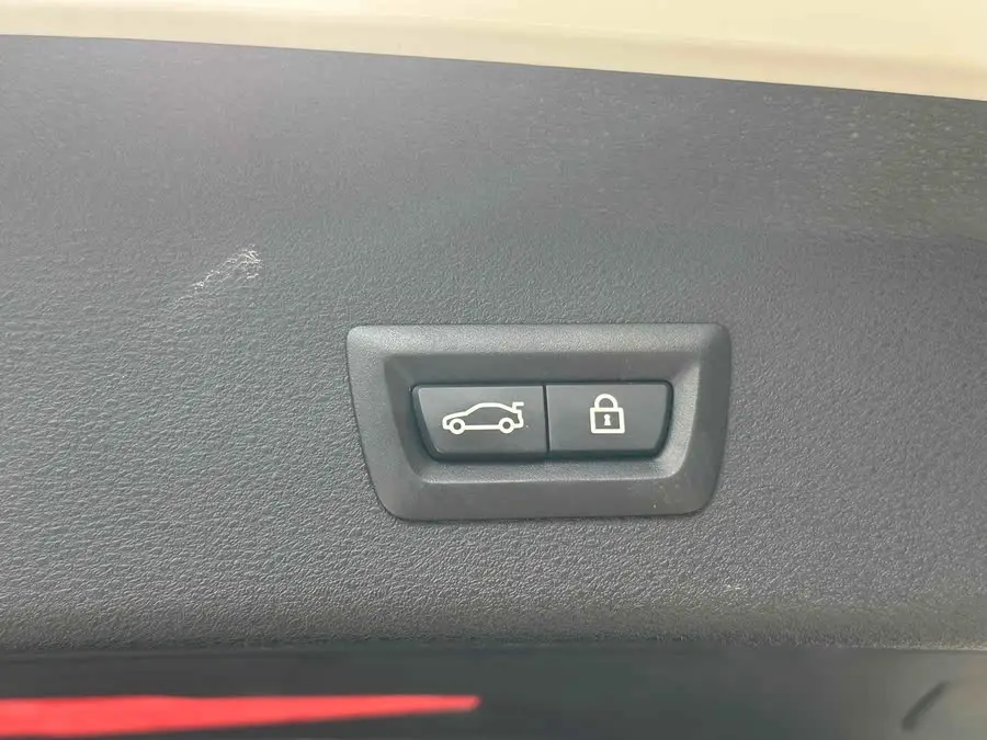 بي إم دبليو X1 2022 sDrive20Li فئة الرفاهية