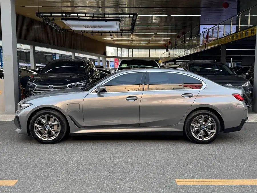 بي إم دبليو i3 2022 eDrive 35 L