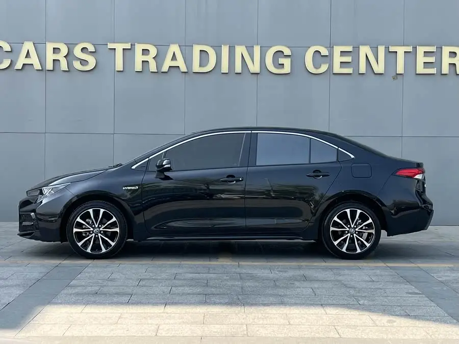 تويوتا ليفين 2022 1.8H مزدوج المحرك E-CVT إصدار رياضي