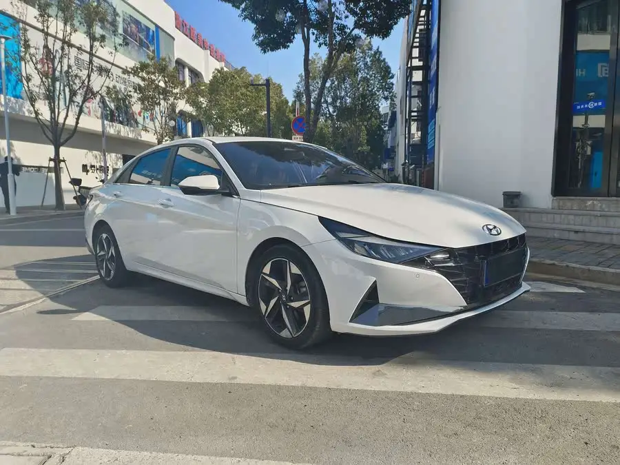 إيلانتر 2021 240TGDi DCT TOP إصدار العلم