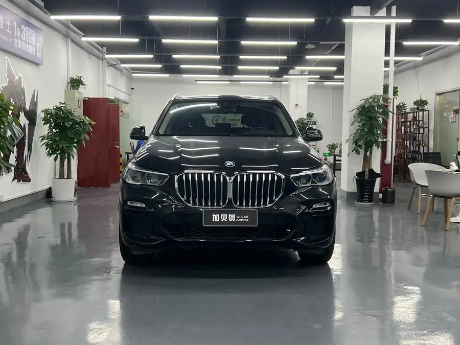 بي إم دبليو X5 2022 فئة مُجددة xDrive 40Li M حزمة رياضية