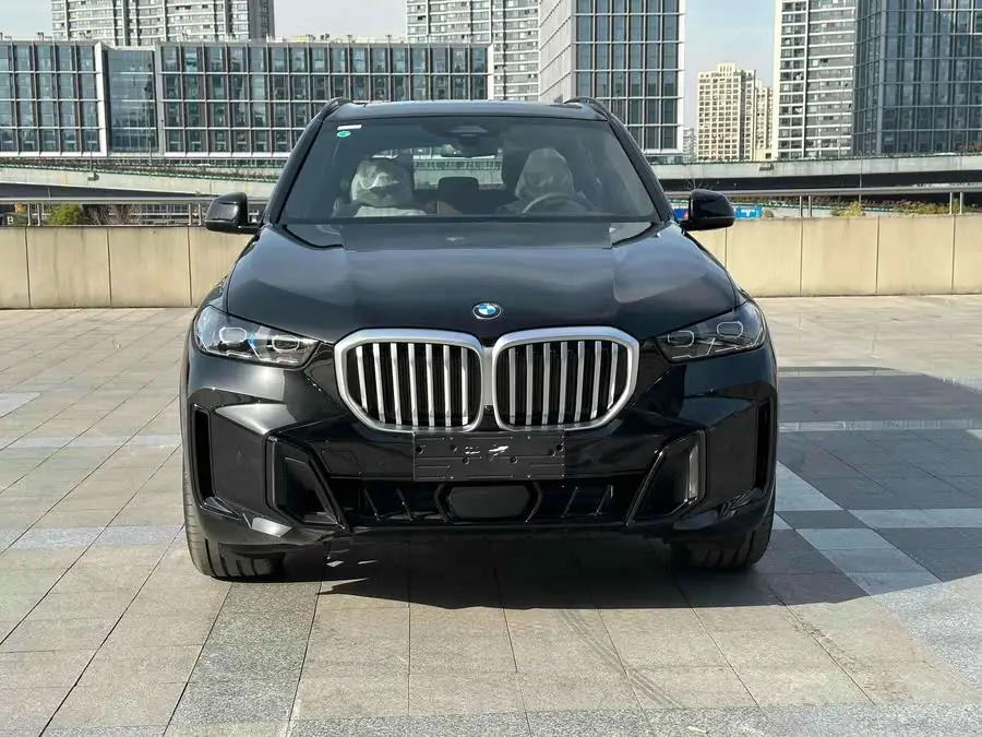 BMW X5 2023 xDrive 40Li M Sport Blackout Package