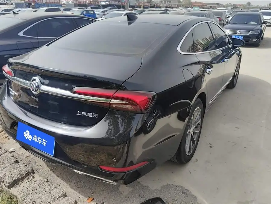 بيوك لاكروس 2021 فئة 652T الفاخرة