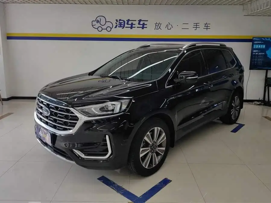 2022 Edge PLUS EcoBoost 245 AWD Platinum 7-seater