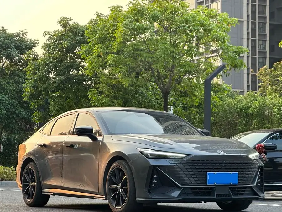 Changan UNI-V 2023 1.5T Premium