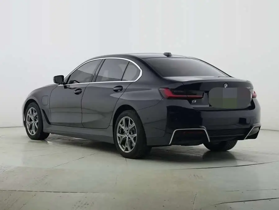 بي إم دبليو i3 2024 eDrive 35 L