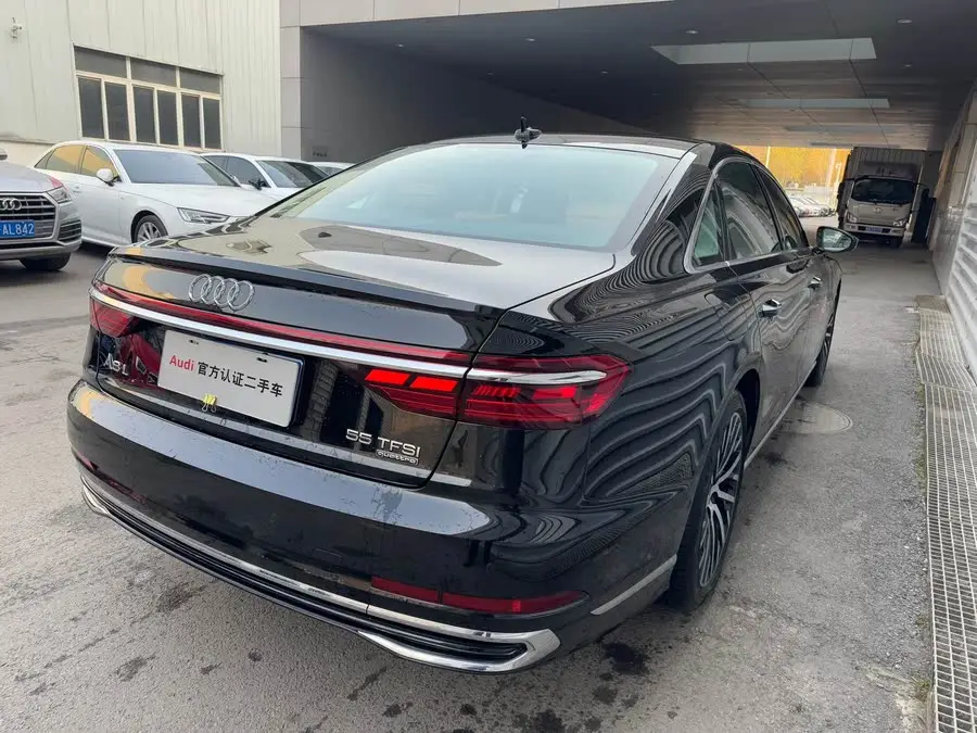 أودي A8 2023 طراز A8L 55 TFSI كواترو الرائد