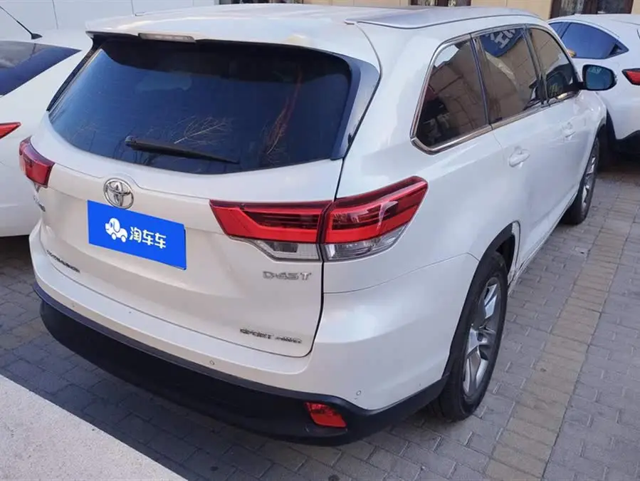 هايلاندر 2018 2.0T دفع رباعي نسخة فاخرة 7 مقاعد معايير وطنية VI