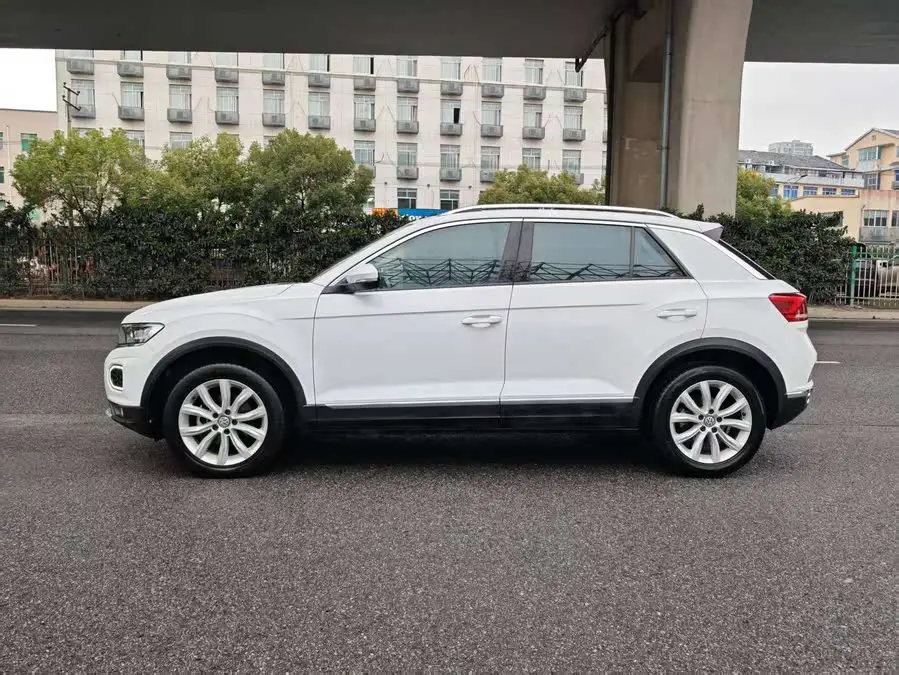 T-ROC 2020 Model 230 TSI DSG Two-Wheel Drive Fashion Edition