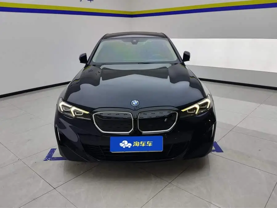 بي إم دبليو i3 2022 eDrive 35 L