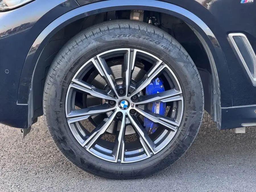 بي إم دبليو X5 2022 xDrive 30Li حزمة الرياضة M