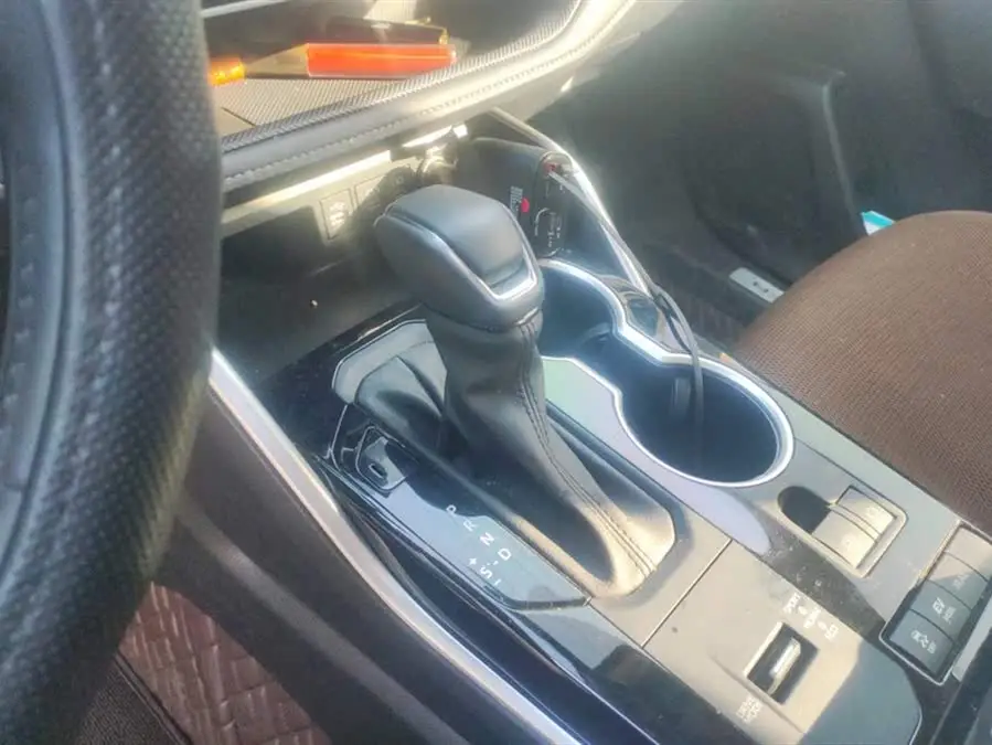 هايلاندر 2022 هايبرد 2.5 لتر AWD بريميوم 7 مقاعد