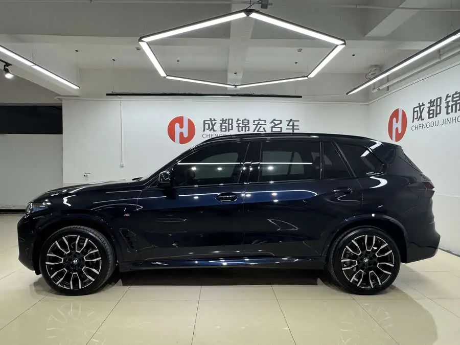 BMW X5 2023 xDrive 40Li M Sport Black Package