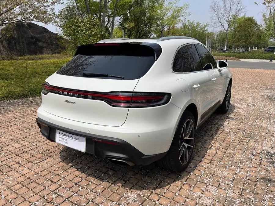 2023 Macan 2.0T