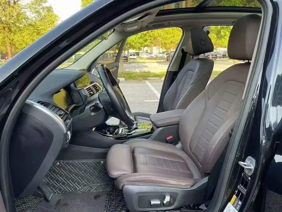 BMW iX3 2021 Leading Model