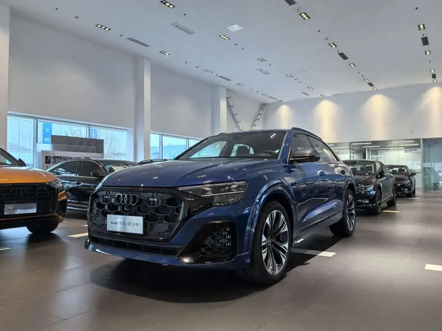 أودي Q8 2024 55 TFSI طراز ديناميكي متميز