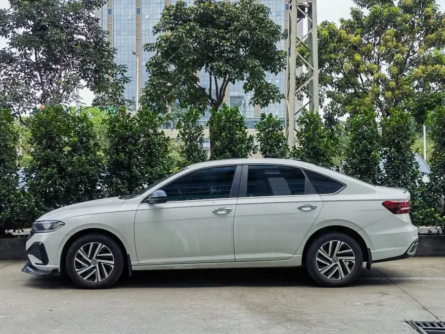 لافيدا 2023 300TSI DSG إصدار استمتع بالنجوم بالكامل