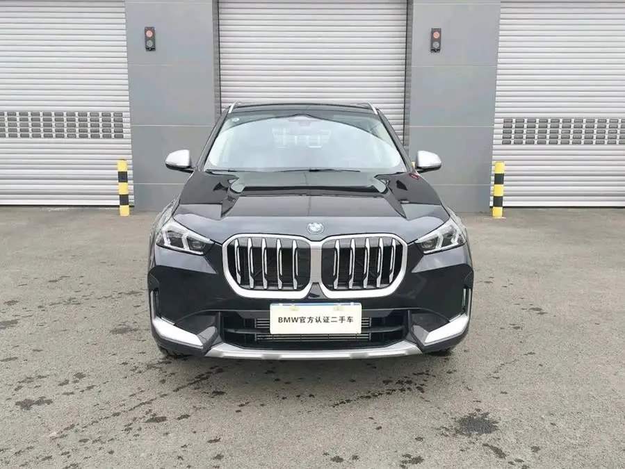 بي إم دبليو X1 2023 sDrive25Li حزمة تصميم X