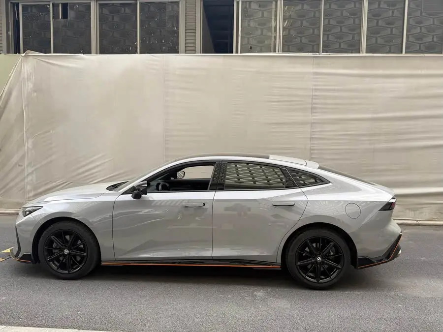 Changan UNI-V 2022 2.0T Ling Su Edition