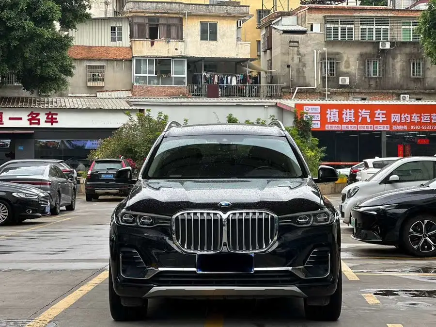 بي إم دبليو X7 2022 طراز xDrive40i حزمة فاخرة