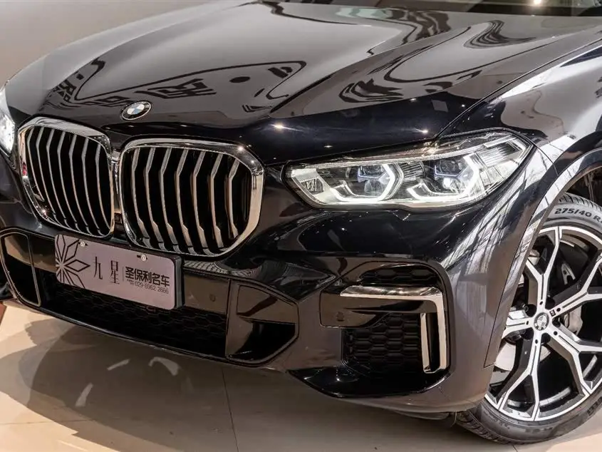 بي إم دبليو X5 2022 طراز مُعدل xDrive 40Li حزمة رياضية M