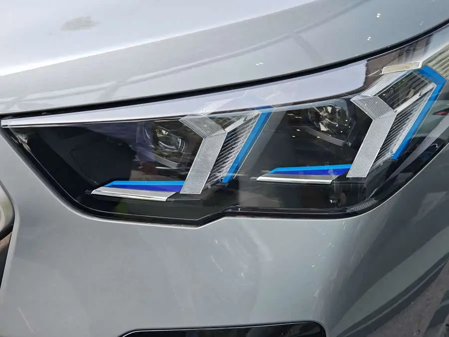 بي إم دبليو X2 (مستورد) 2024 sDrive25i حزمة الرياضة M